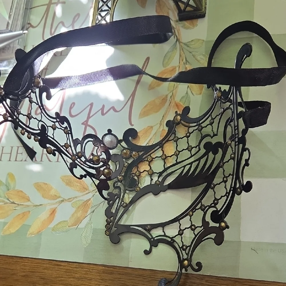 Black Filigree Rhinestone Masquerade Mask - Women Accessories
